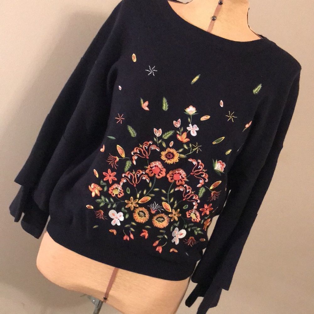 Blu Pepper Floral Embroidered Blue Sweater - Size Large